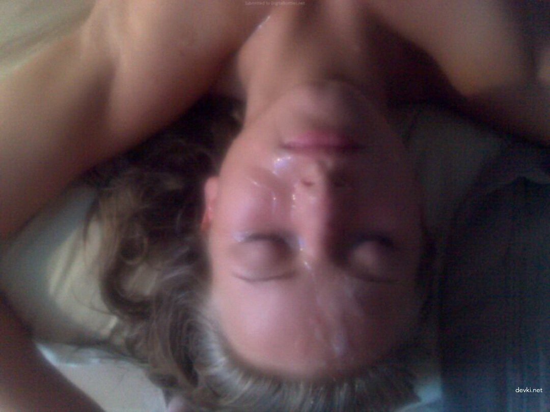 Hot Babe Sucking Cock - Amateur Porn Photo