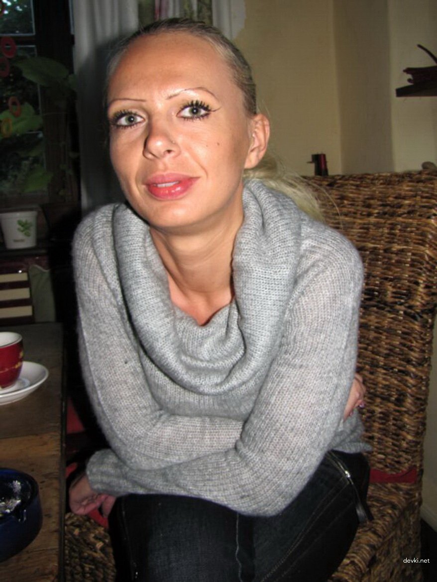 Amateur Girlfriend Deepthroats Cock - Explicit Blowjob Photo