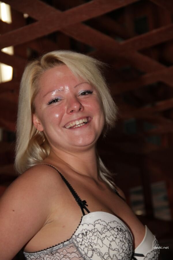 Blonde Amateur Porn: Hardcore Sex with Stunning Blonde