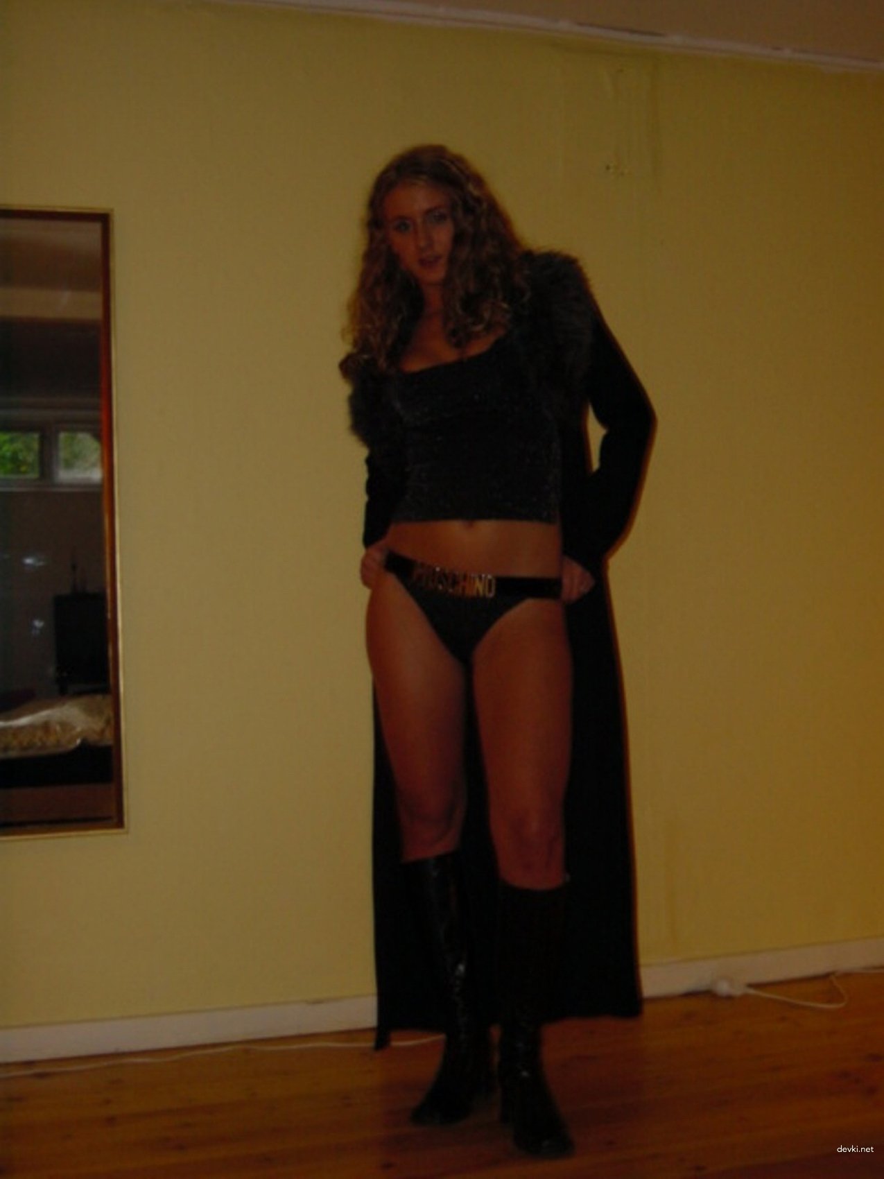Hot Amateur Babes in Explicit Sexual Photoshoot