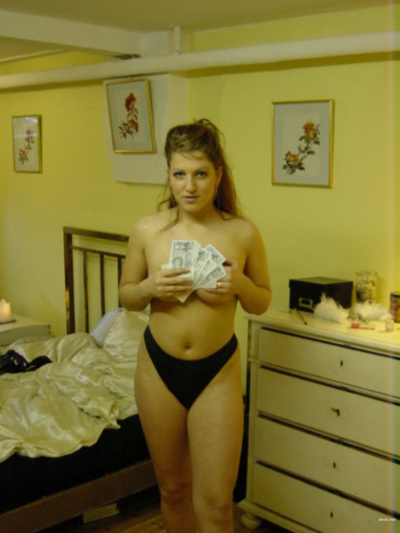 Hot Amateur Babes in Explicit Sexual Photoshoot