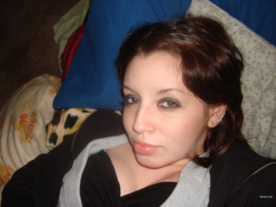 Facial Cumshot on Girl's Face - Amateur Porn Photo