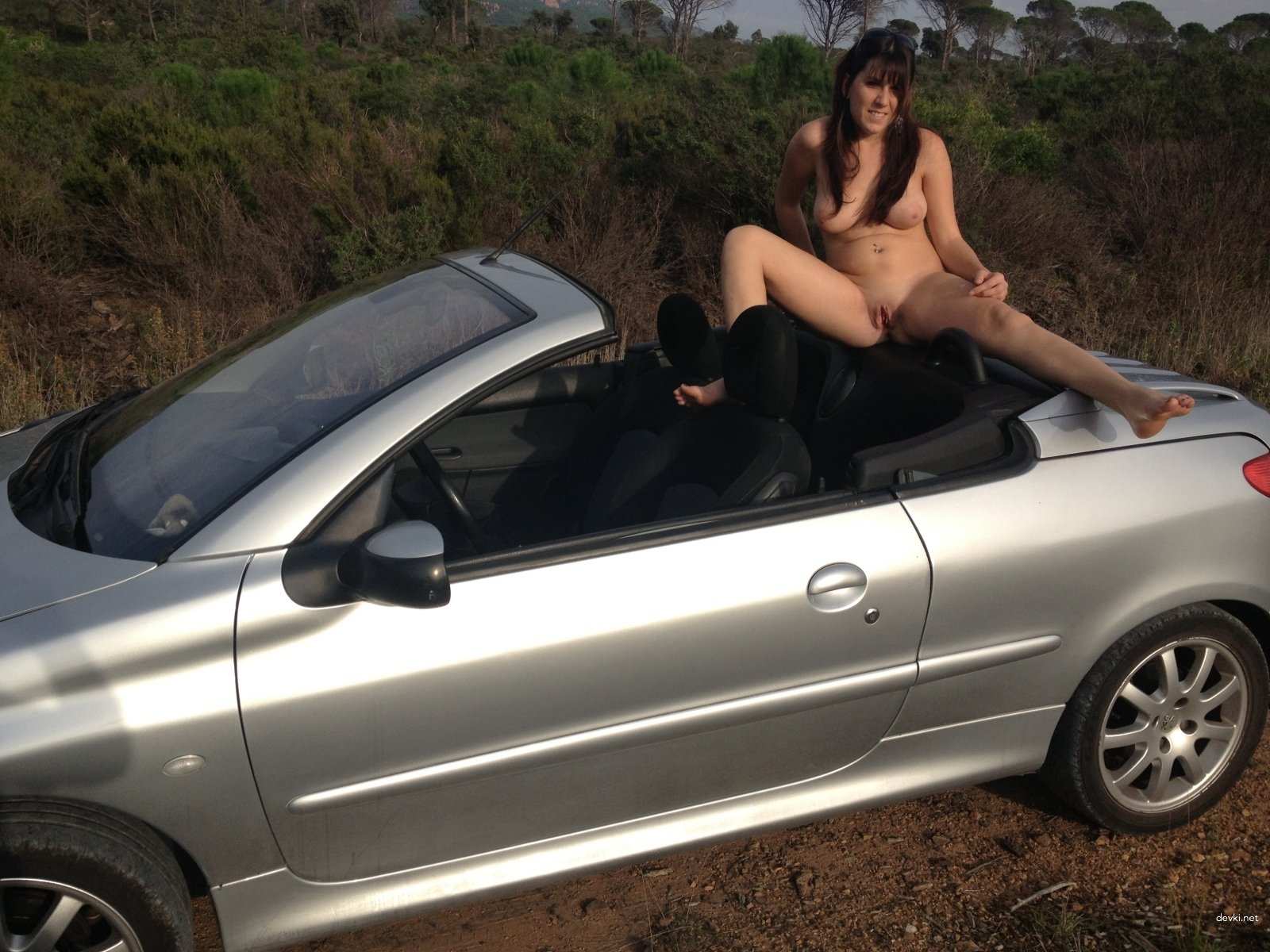 Amateur Boyfriend Captures Girlfriend in Hardcore Porn Photos