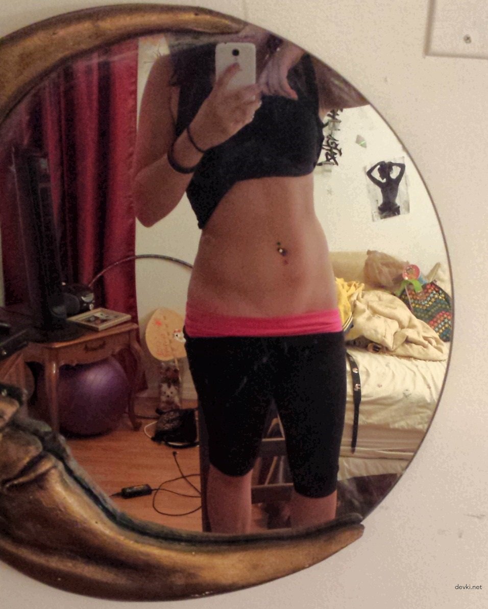 Amateur Naked Girlfriend at Home: Explicit Homemade Photo