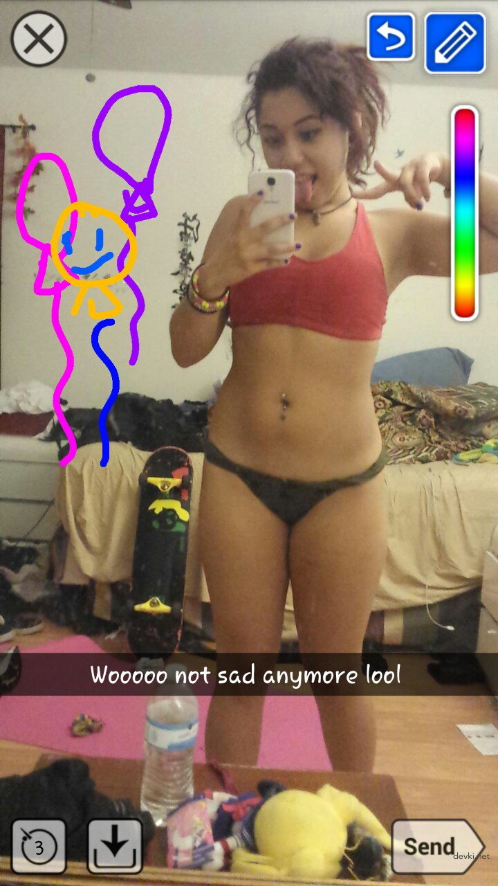 Amateur Naked Girlfriend at Home: Explicit Homemade Photo