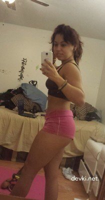 Amateur Naked Girlfriend at Home: Explicit Homemade Photo