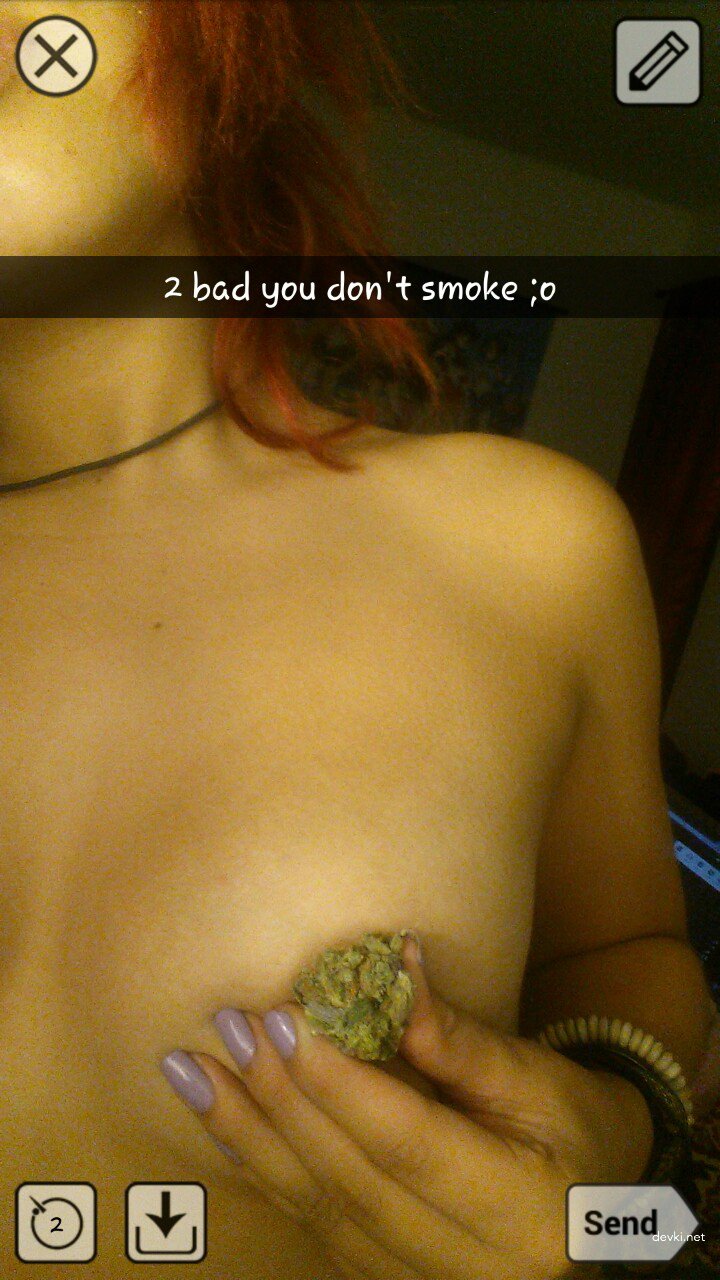 Amateur Naked Girlfriend at Home: Explicit Homemade Photo