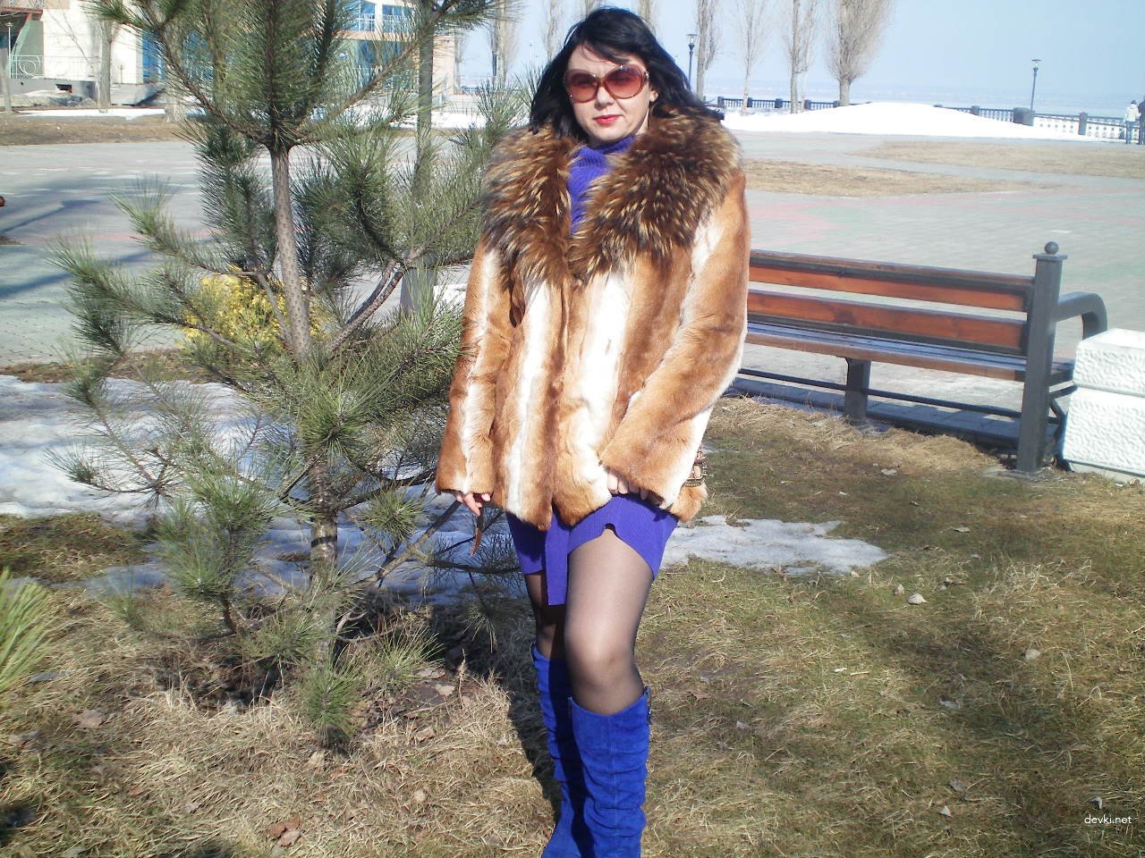 Russian Girl Enjoys Hardcore Gangbang: Amateur Porn Photo