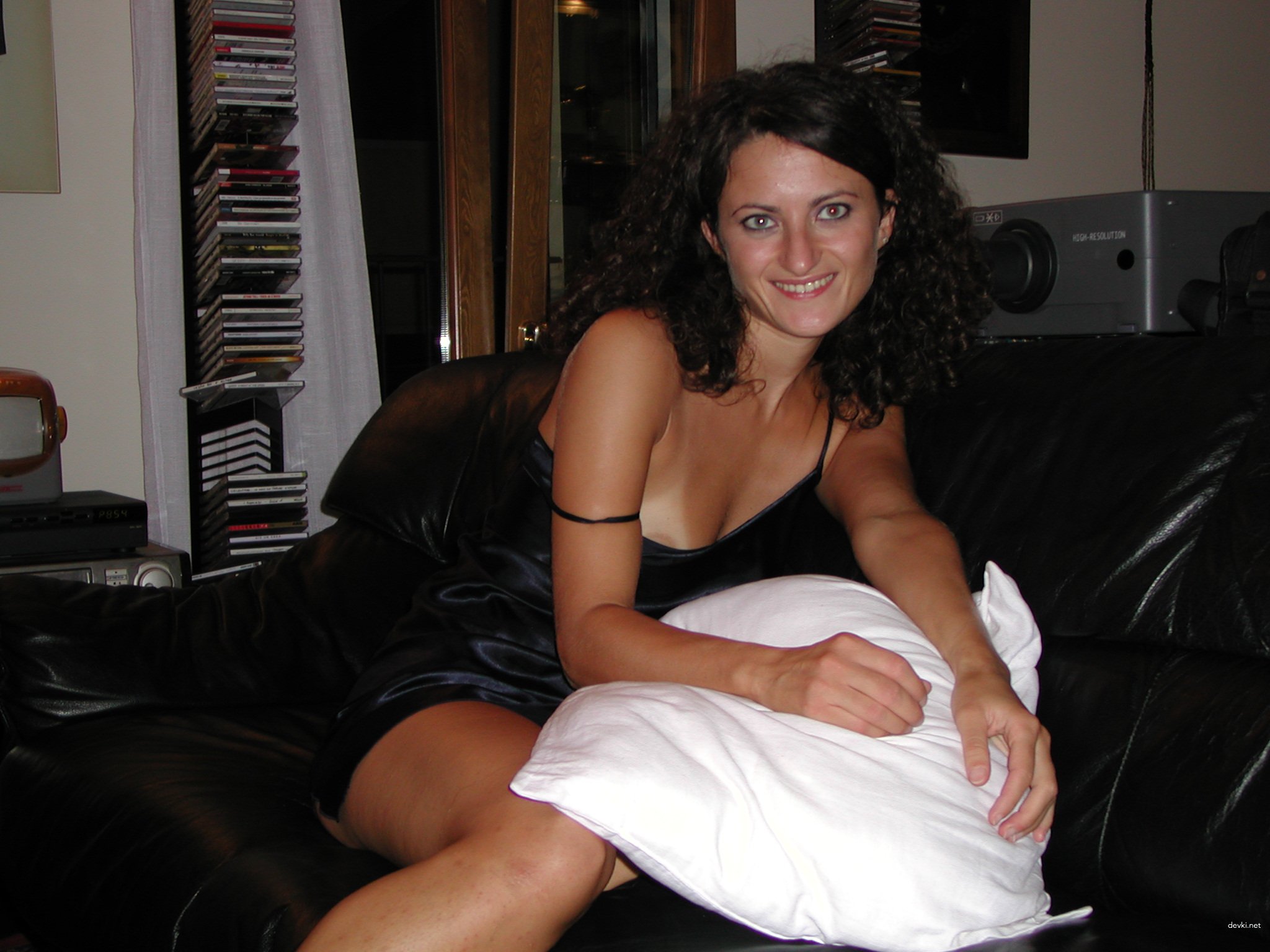 Hot Amateur Friend's Sexual Life Exposed in Explicit Porn Photos