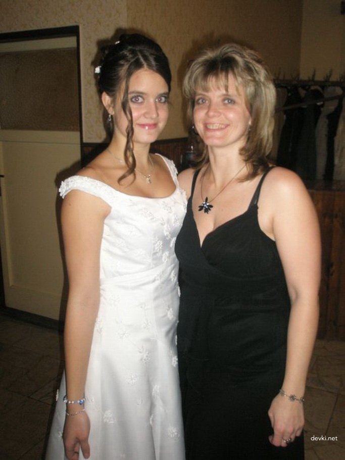 Explicit Graduation Amateur Porn Photos - Sexy Schoolgirl Gets Naughty