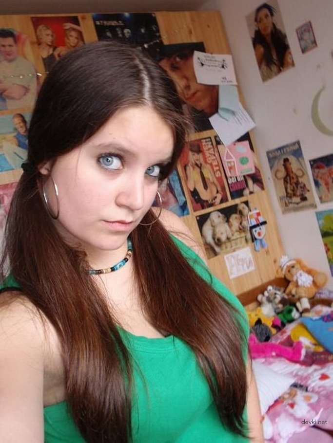 Explicit Graduation Amateur Porn Photos - Sexy Schoolgirl Gets Naughty