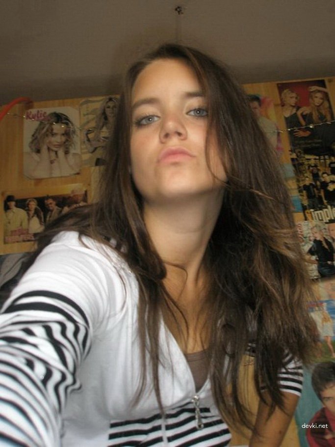 Explicit Graduation Amateur Porn Photos - Sexy Schoolgirl Gets Naughty