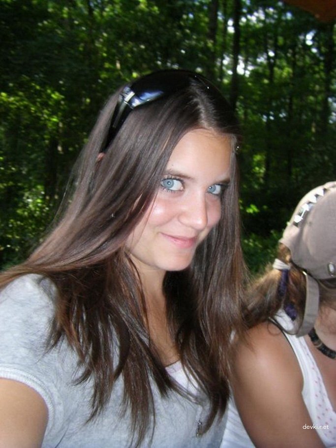 Explicit Graduation Amateur Porn Photos - Sexy Schoolgirl Gets Naughty