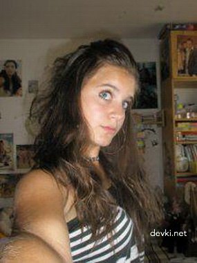 Explicit Graduation Amateur Porn Photos - Sexy Schoolgirl Gets Naughty