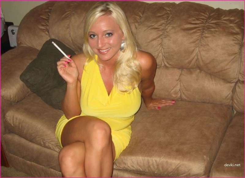 Smoking Hot Amateur Sucks Cock - Explicit Blowjob Porn Photo