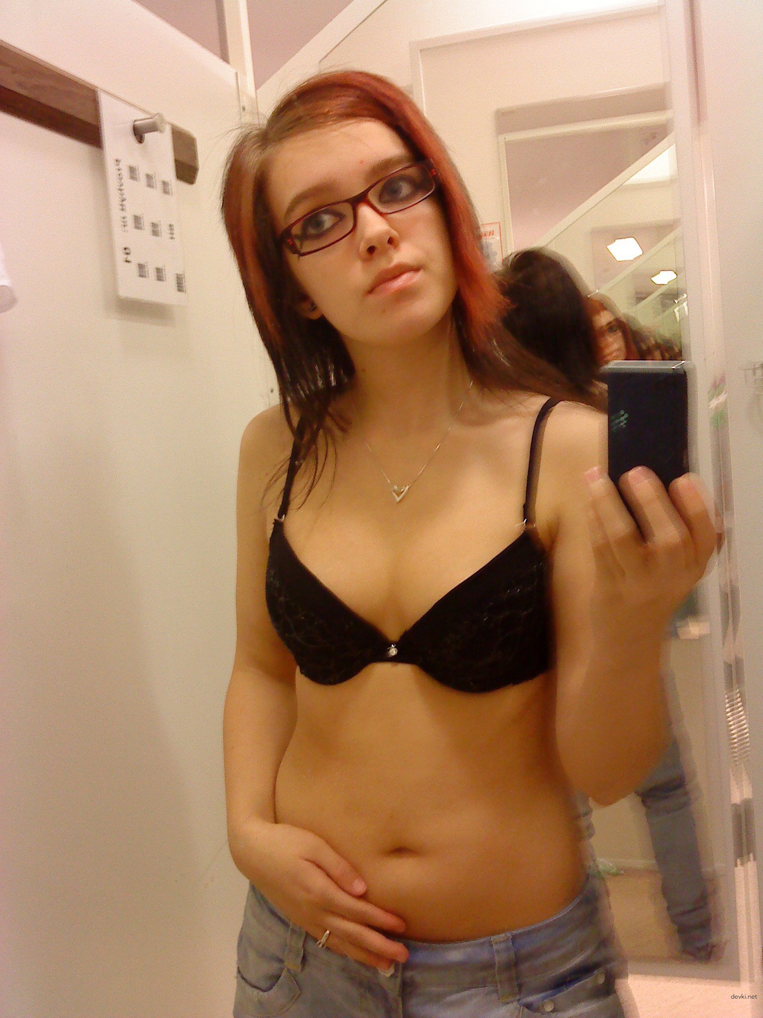 Hot College Student Poses Nude - Amateur Porn Pics