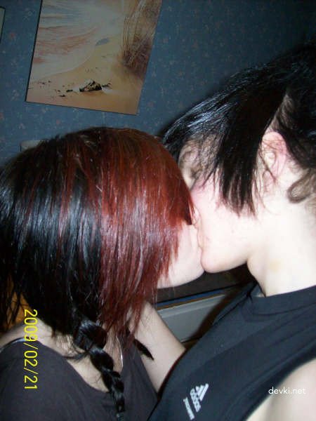 Hot College Student Poses Nude - Amateur Porn Pics