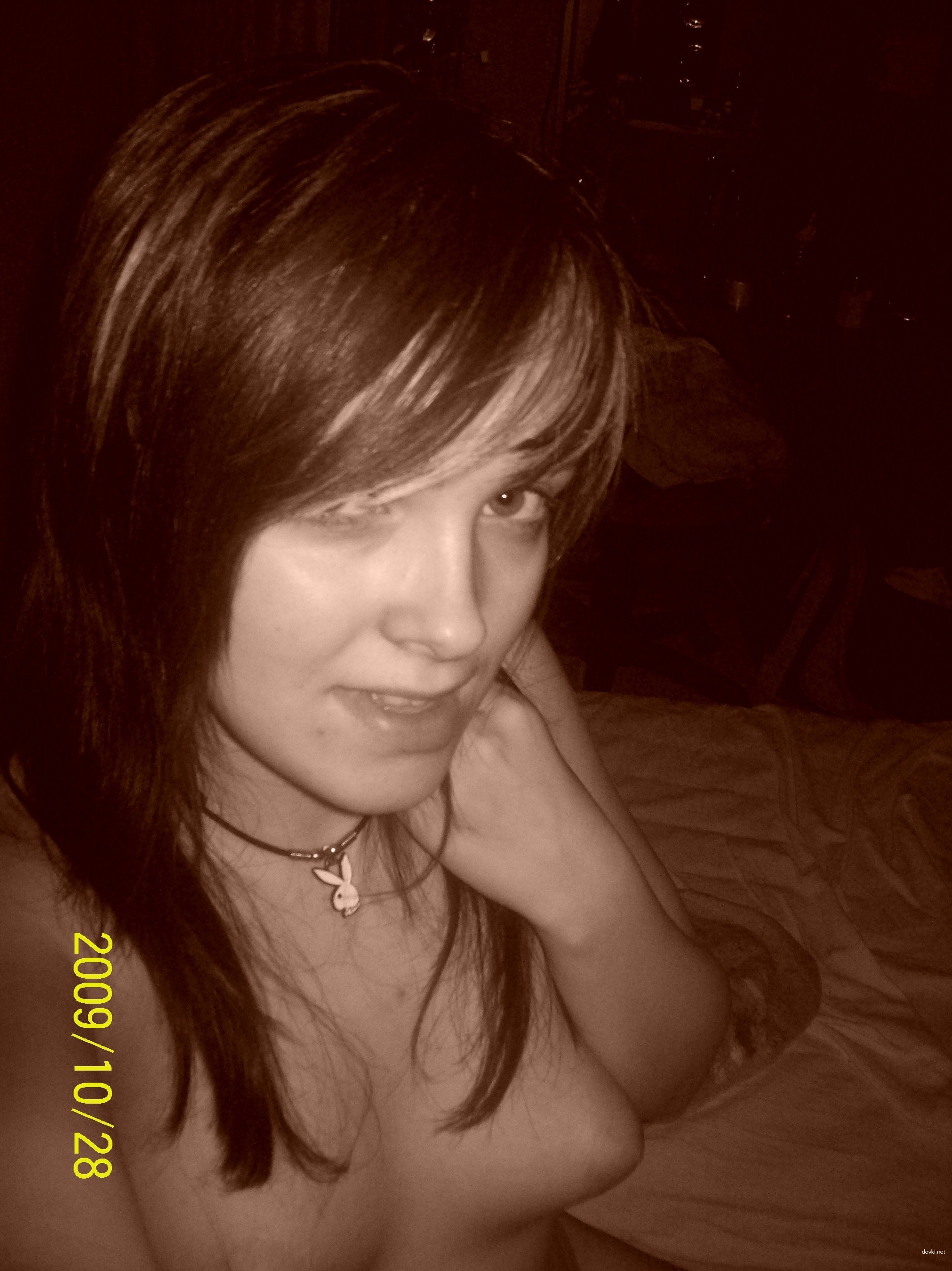 Hot College Student Poses Nude - Amateur Porn Pics