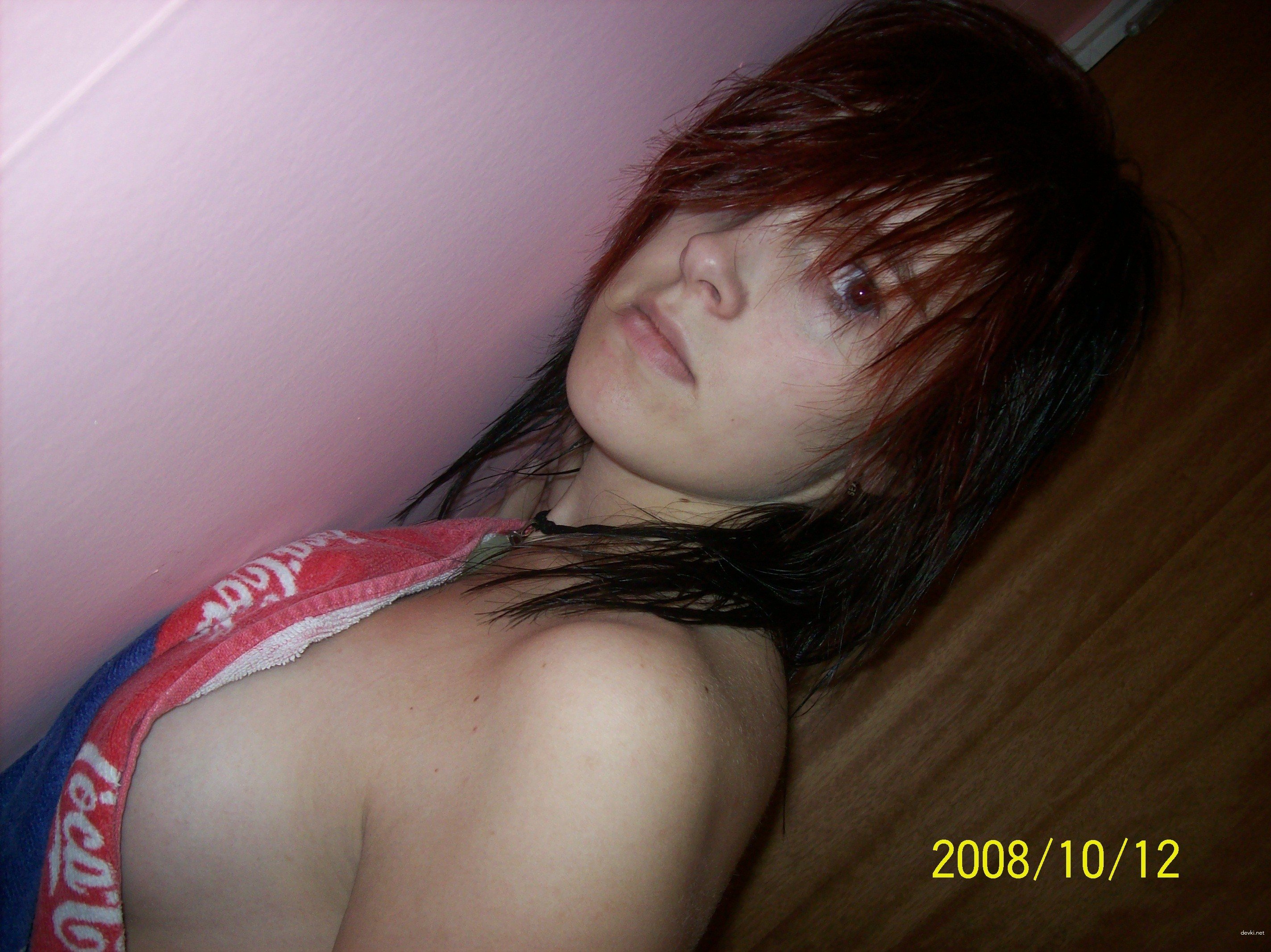 Hot College Student Poses Nude - Amateur Porn Pics