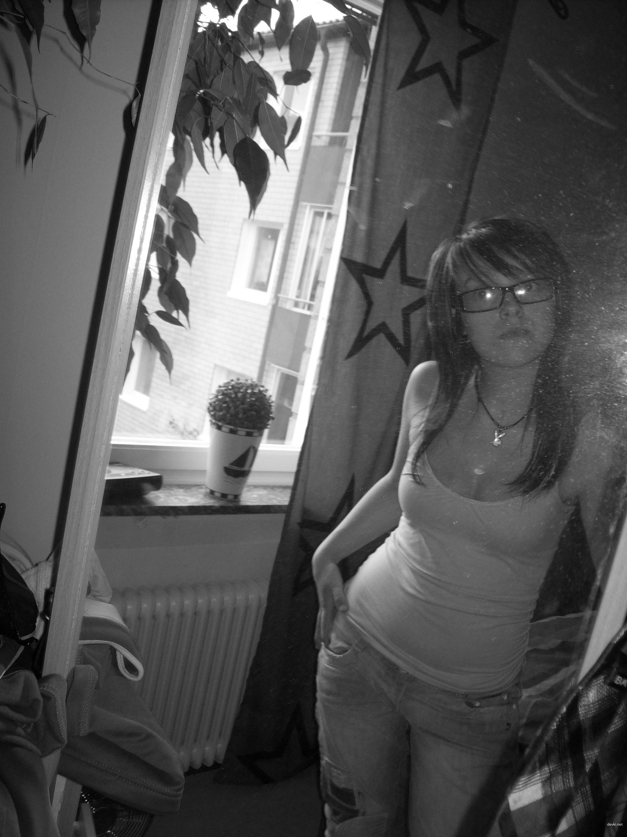 Hot College Student Poses Nude - Amateur Porn Pics