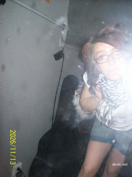 Hot College Student Poses Nude - Amateur Porn Pics