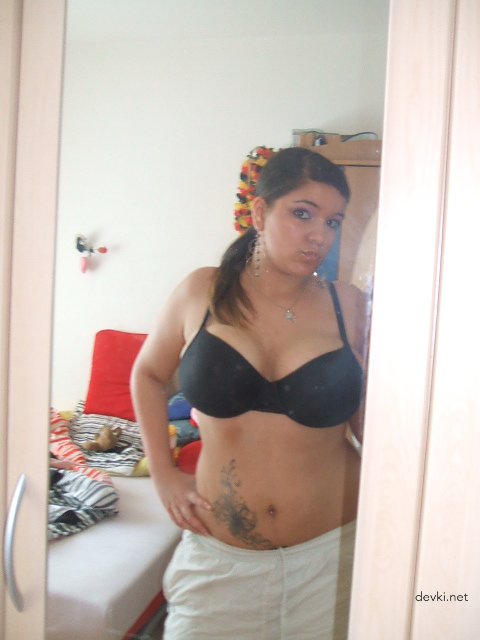 Naughty Girl Masturbates Pussy: Explicit Amateur Porn Photo