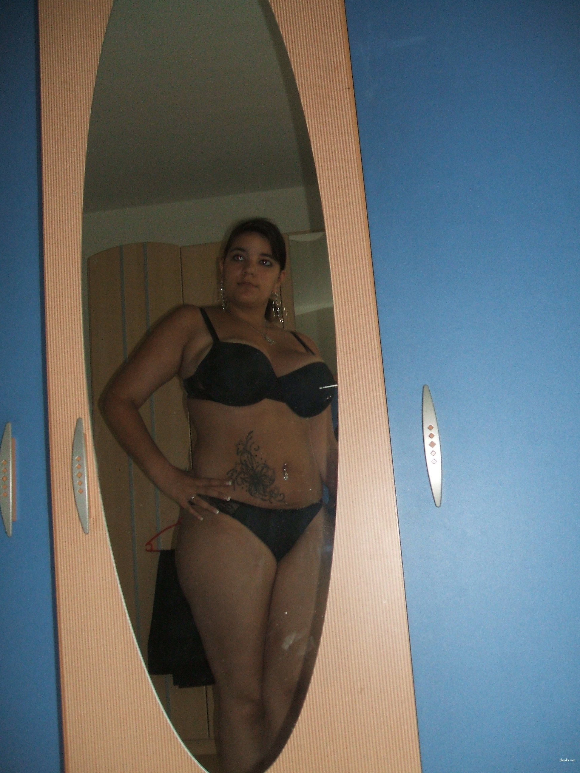 Naughty Girl Masturbates Pussy: Explicit Amateur Porn Photo