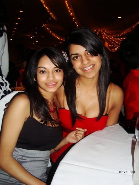 Teen Girl Sucking Cock - Explicit Amateur Blowjob Photo