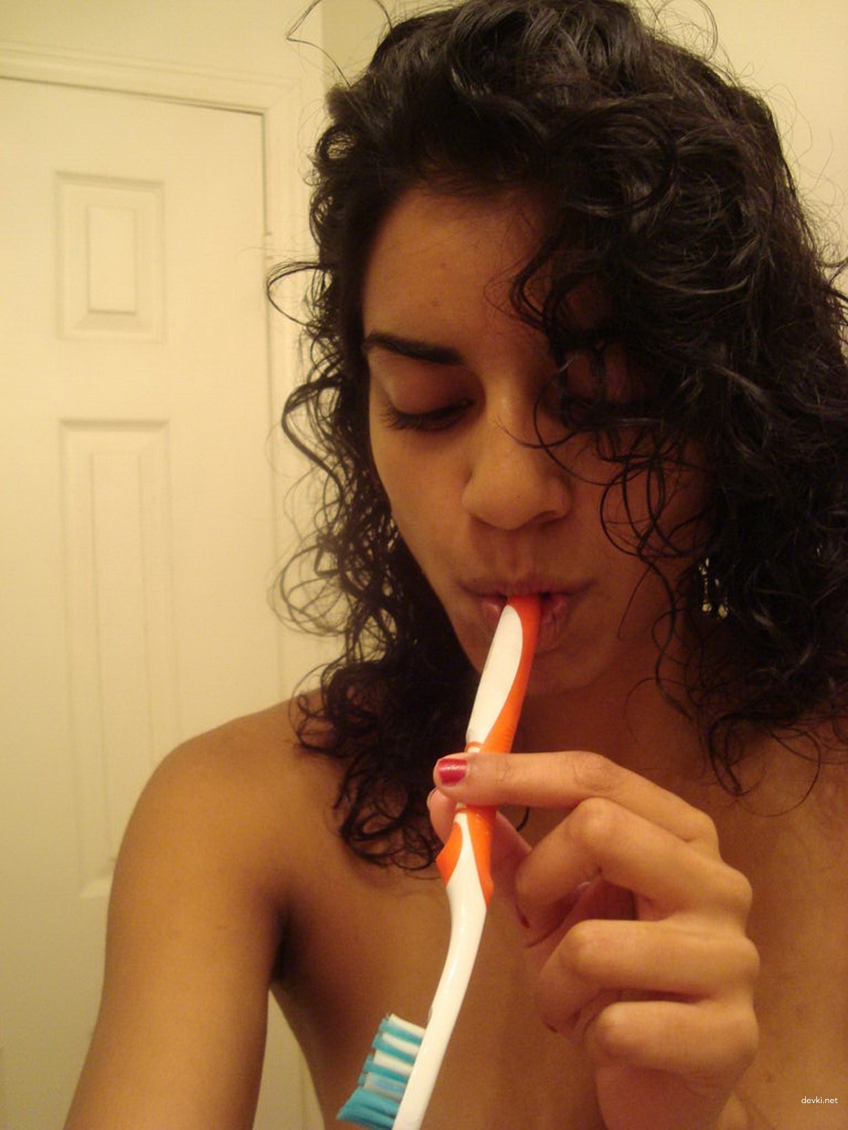 Teen Girl Sucking Cock - Explicit Amateur Blowjob Photo