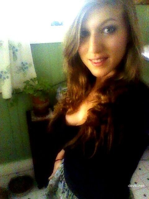 Amateur Pussy Exposed: Explicit Porn Photos