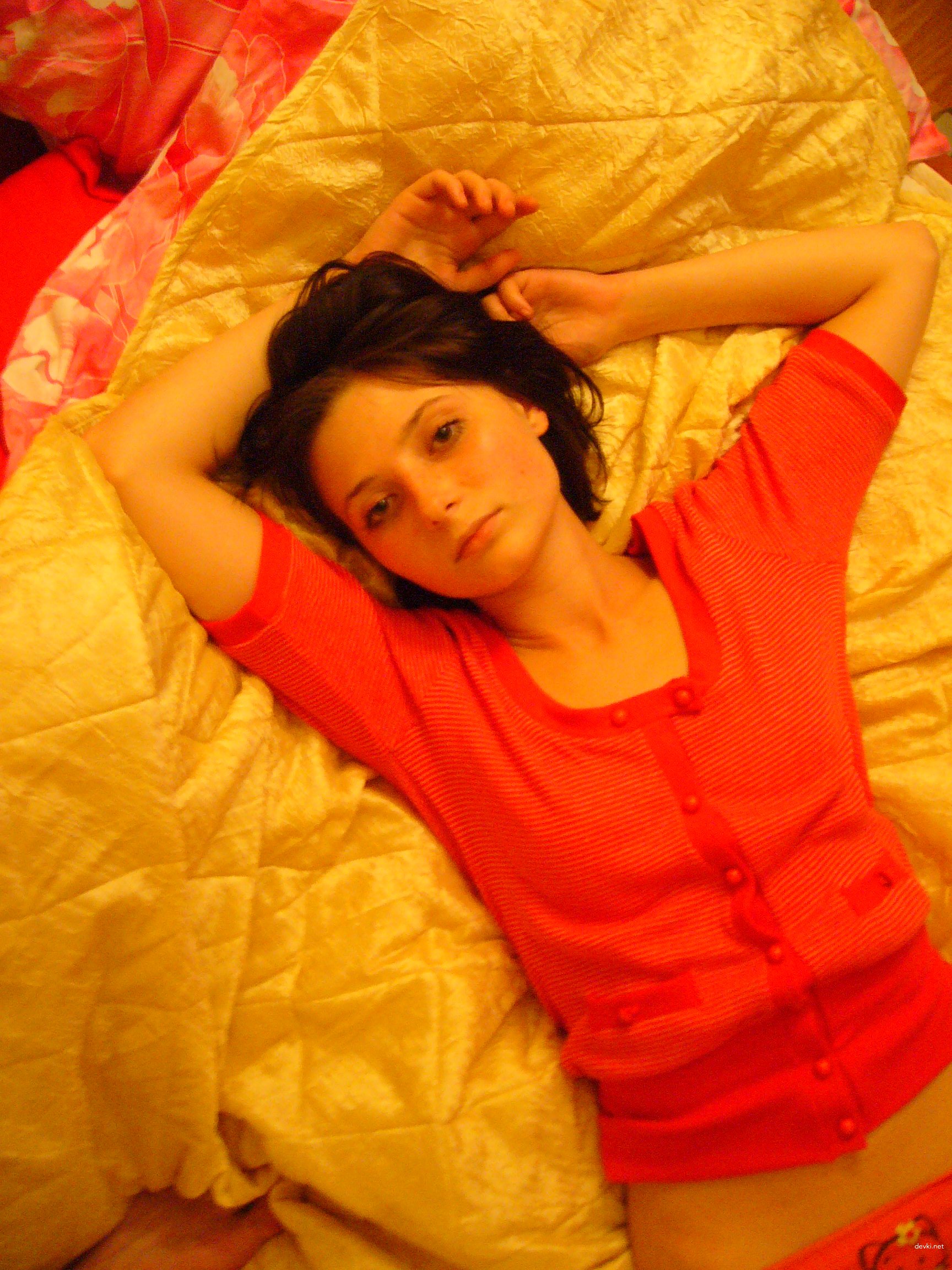 Explicit Amateur Teen Girl Intimate Photos - Young Naked Pussy Close-Up