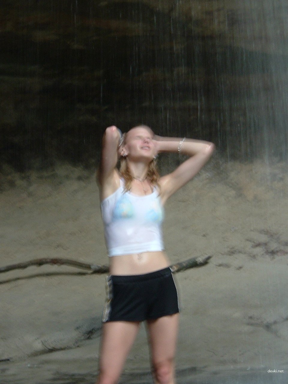 XXX Amateur Girl Porn Photos - Uncensored Naked Pics for Adults