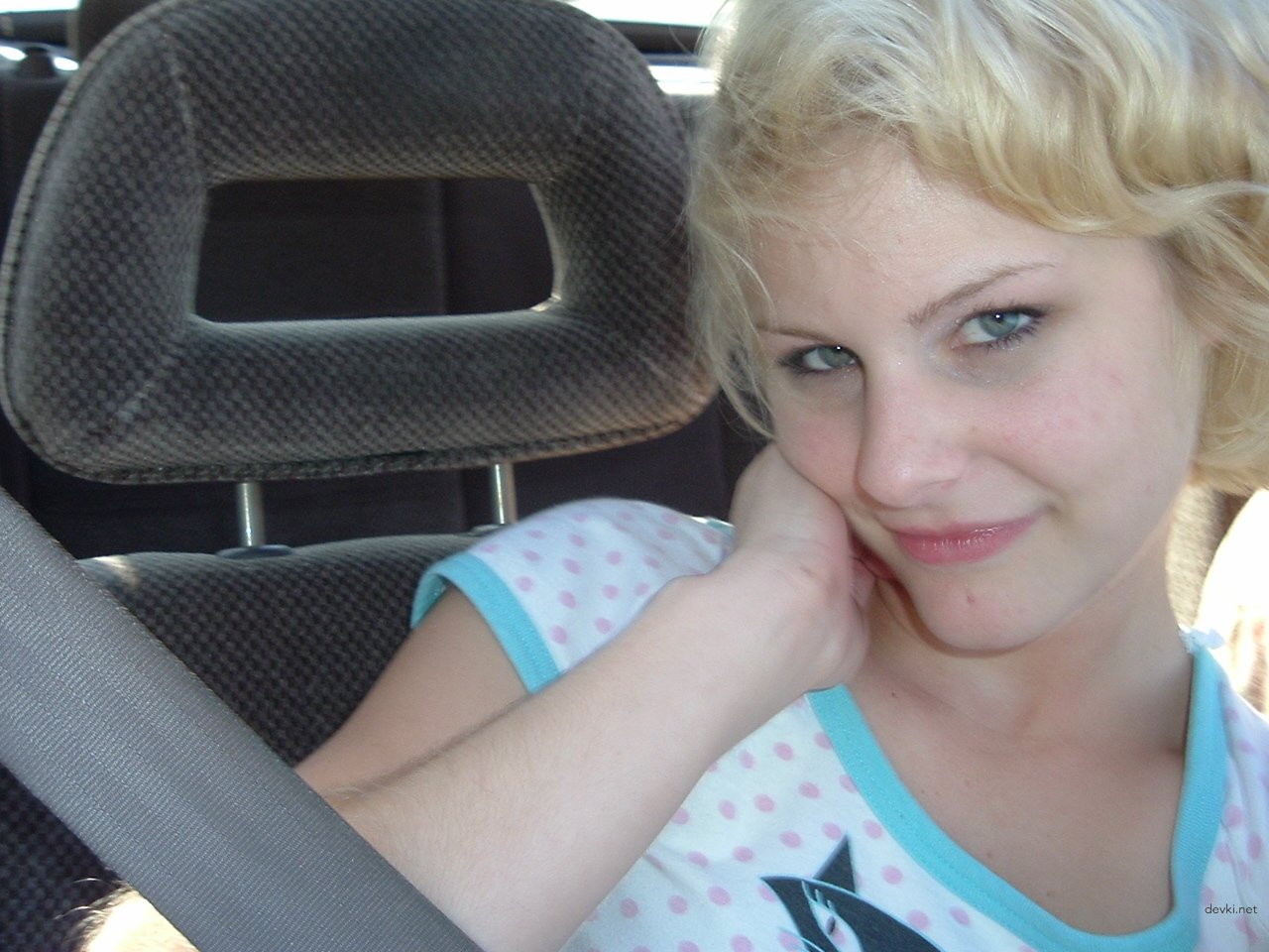 XXX Amateur Girl Porn Photos - Uncensored Naked Pics for Adults