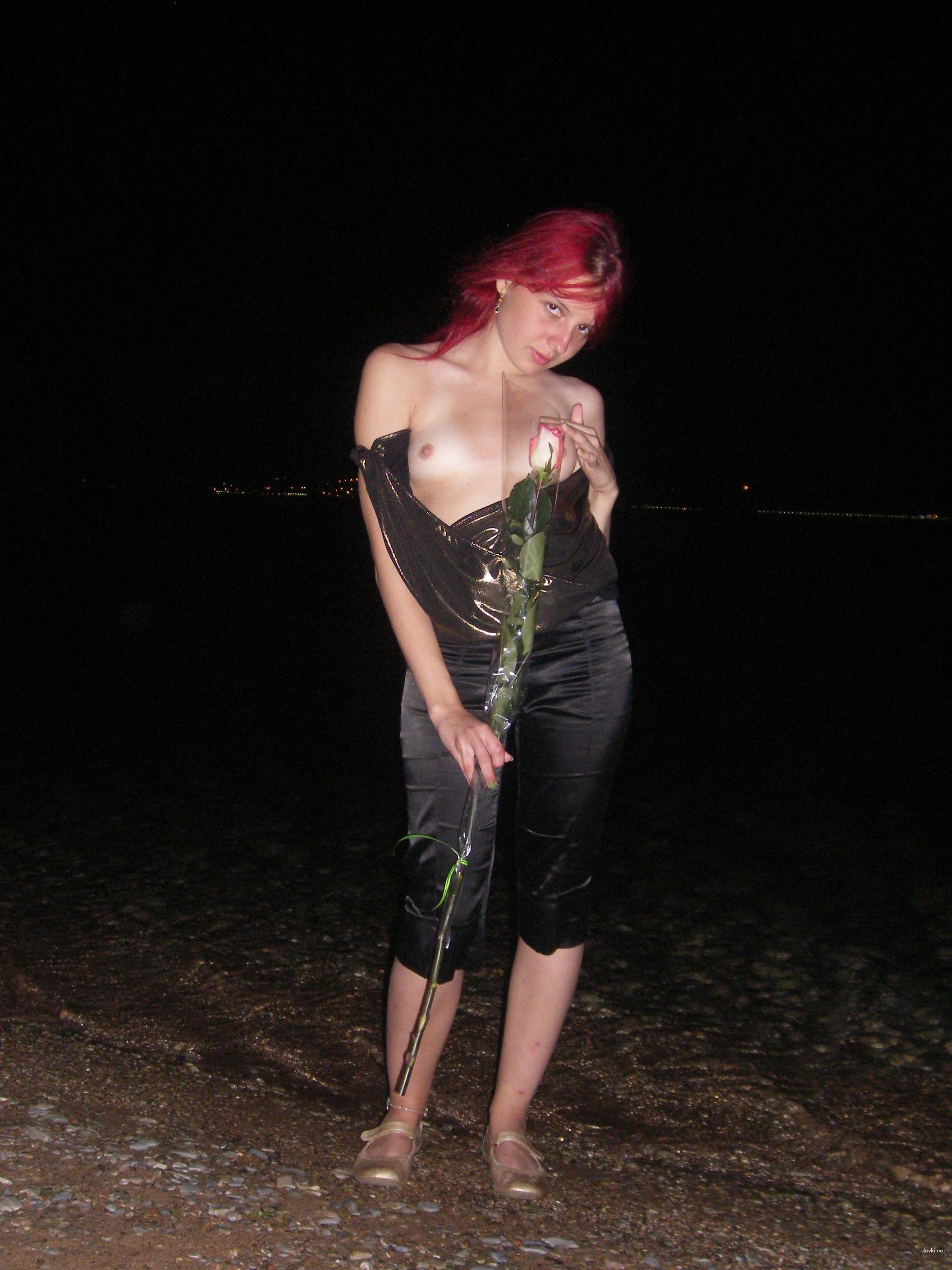 Drunk girl gets wild in amateur sex photos