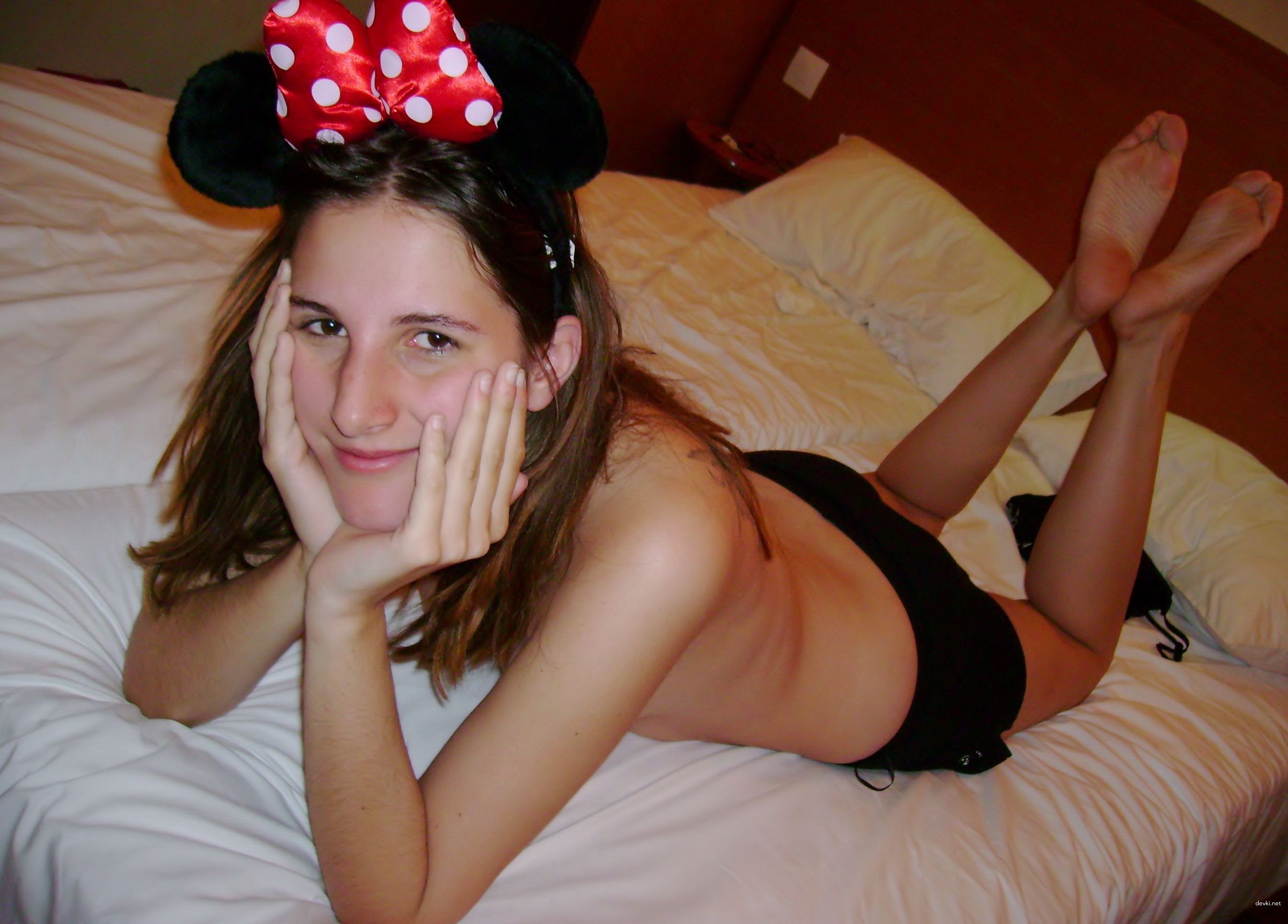 Amateur Slut Porn Pics: Hot and Explicit XXX Photos of Horny Girl