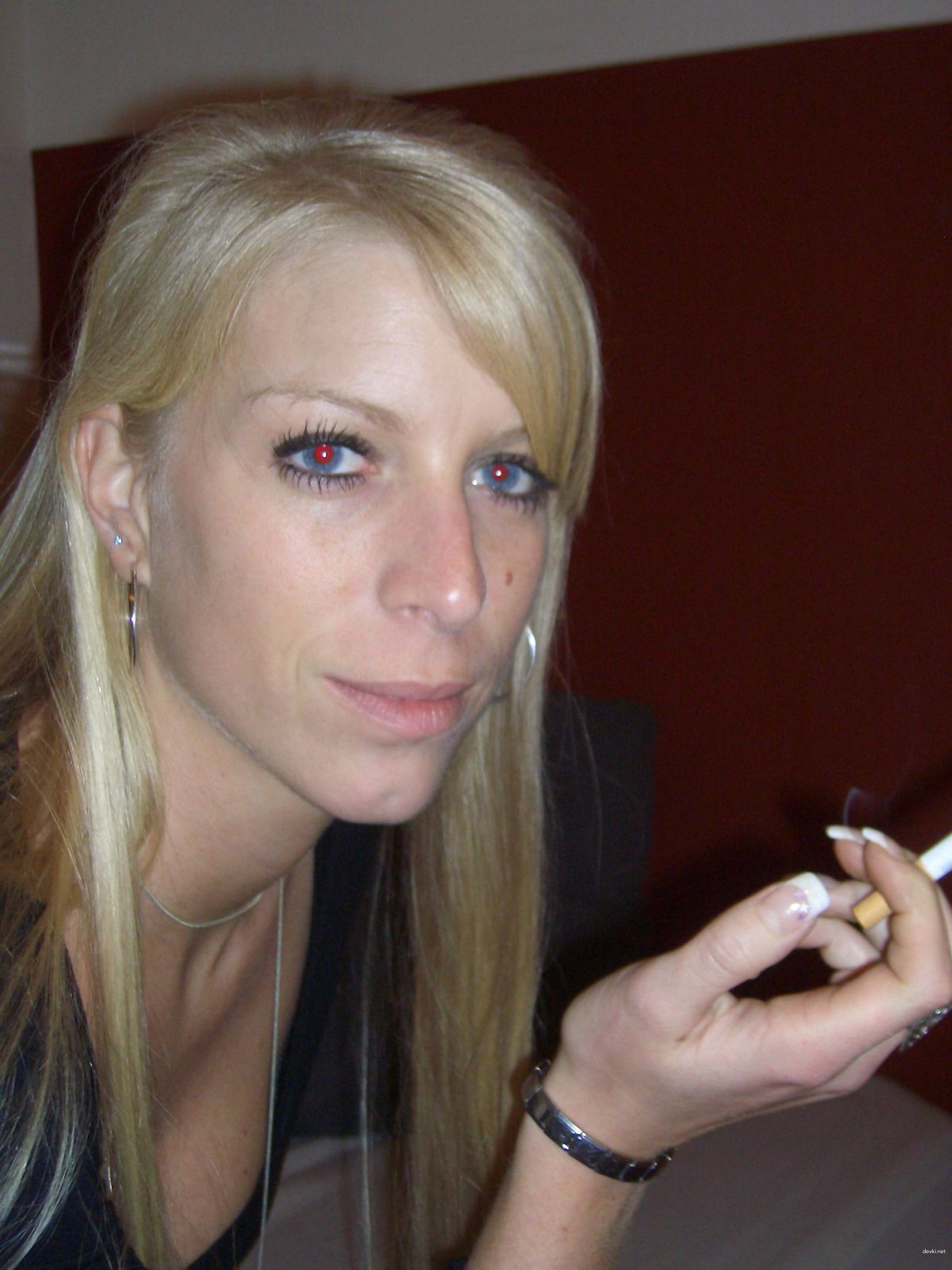 Amateur Babe Deepthroats Big Cock in Explicit Blowjob Scene