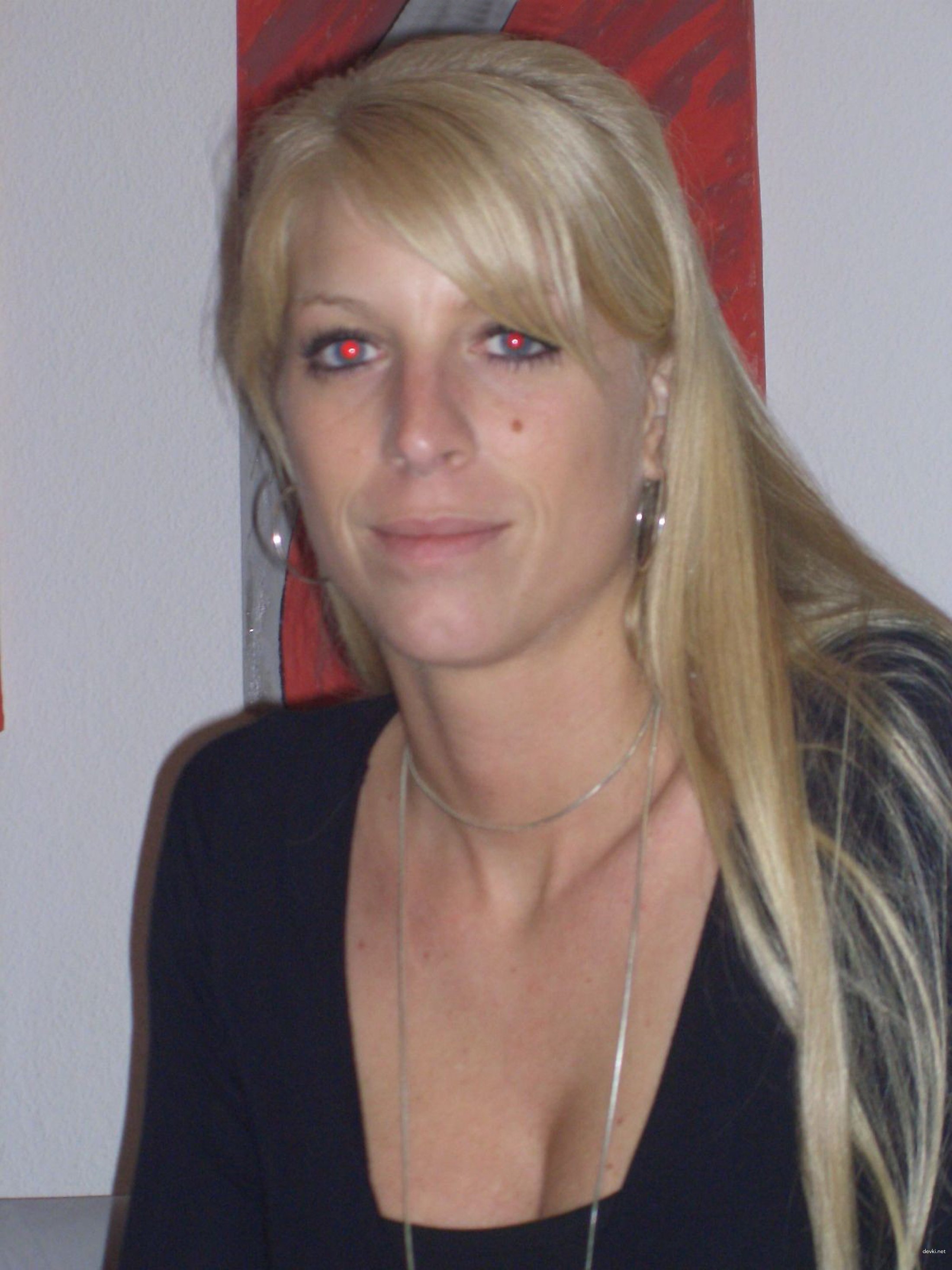 Amateur Babe Deepthroats Big Cock in Explicit Blowjob Scene