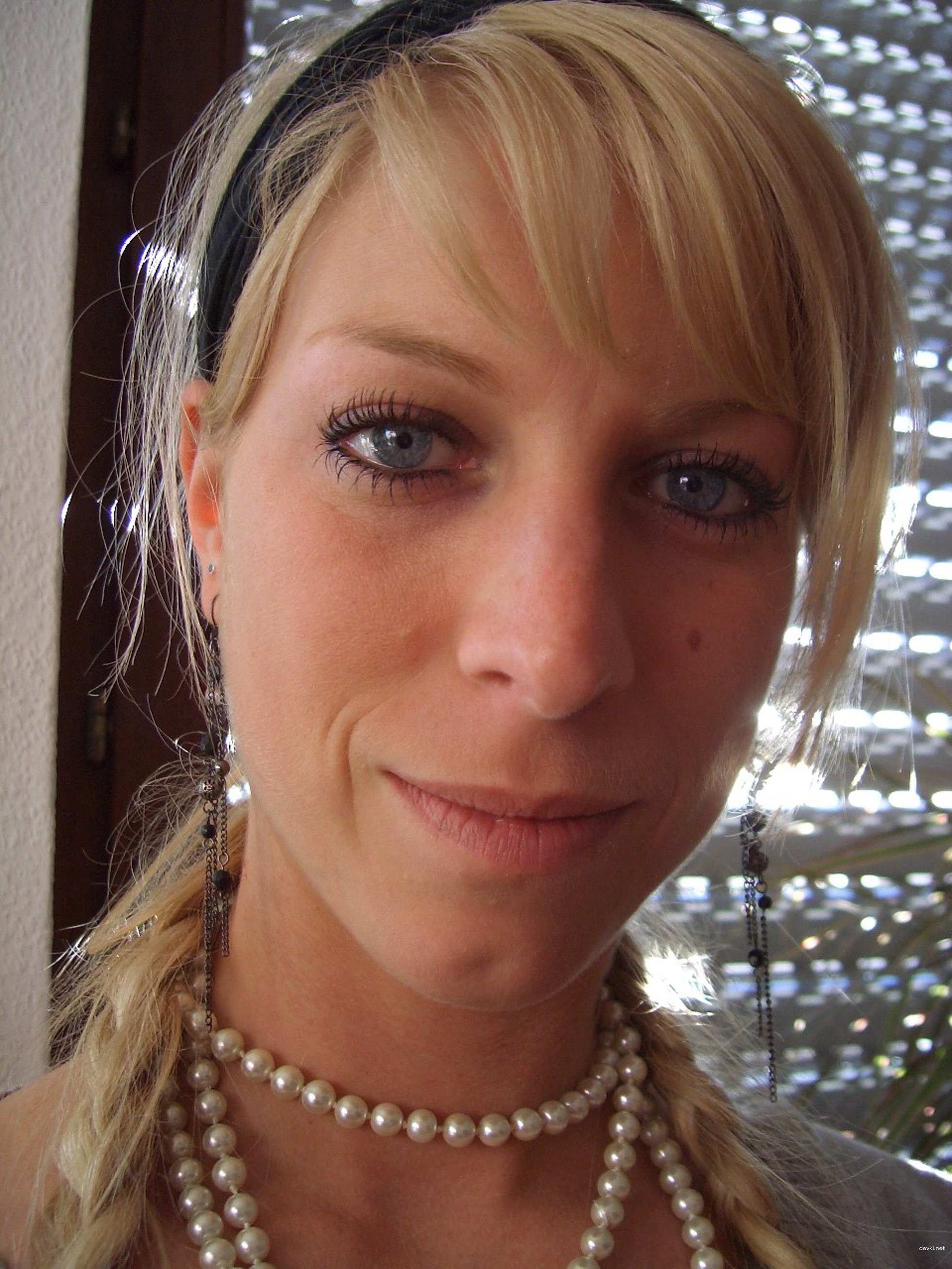 Amateur Babe Deepthroats Big Cock in Explicit Blowjob Scene