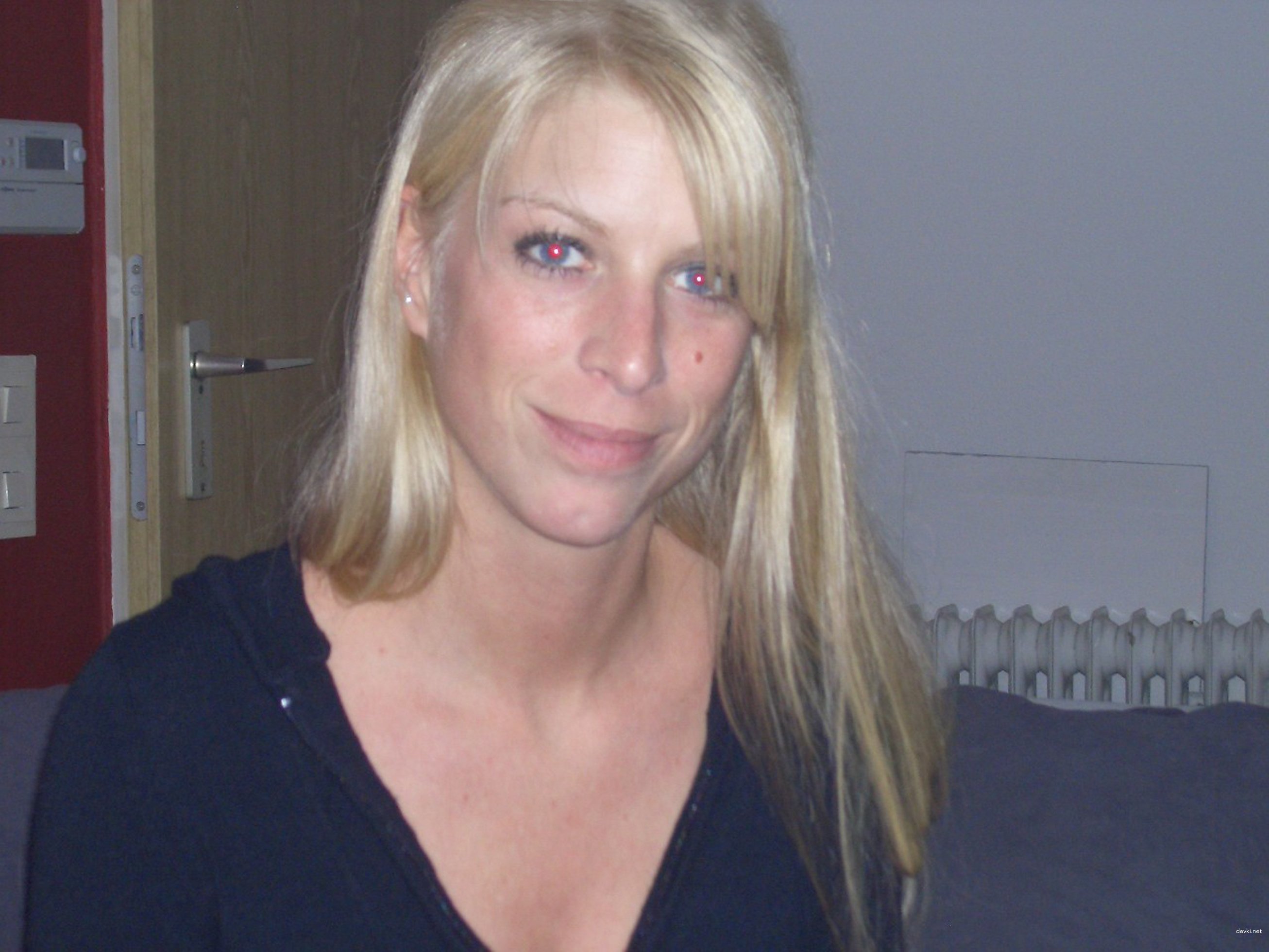 Amateur Babe Deepthroats Big Cock in Explicit Blowjob Scene