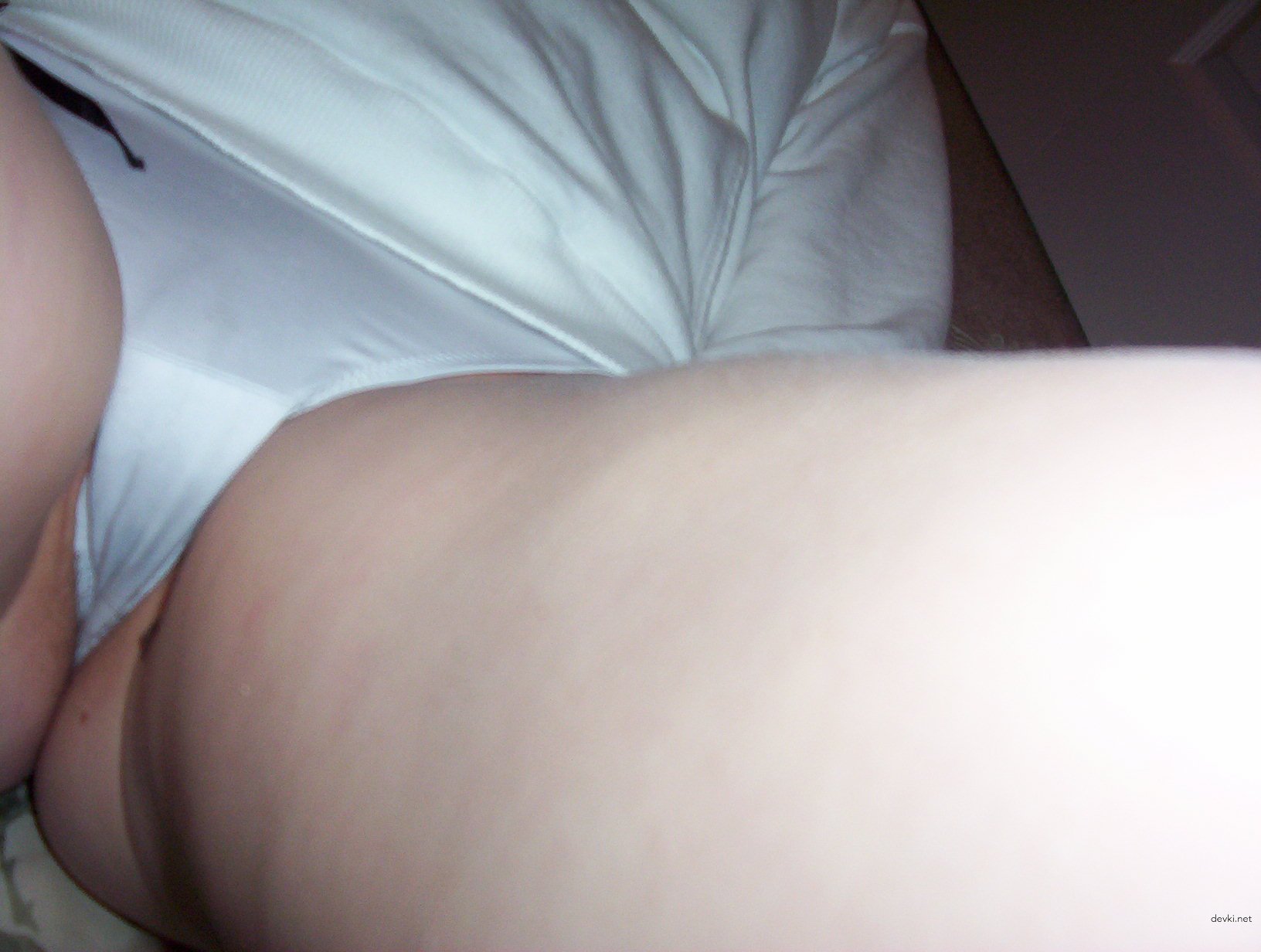 Cum on Teen Slut's Pussy: Amateur Porn Photo