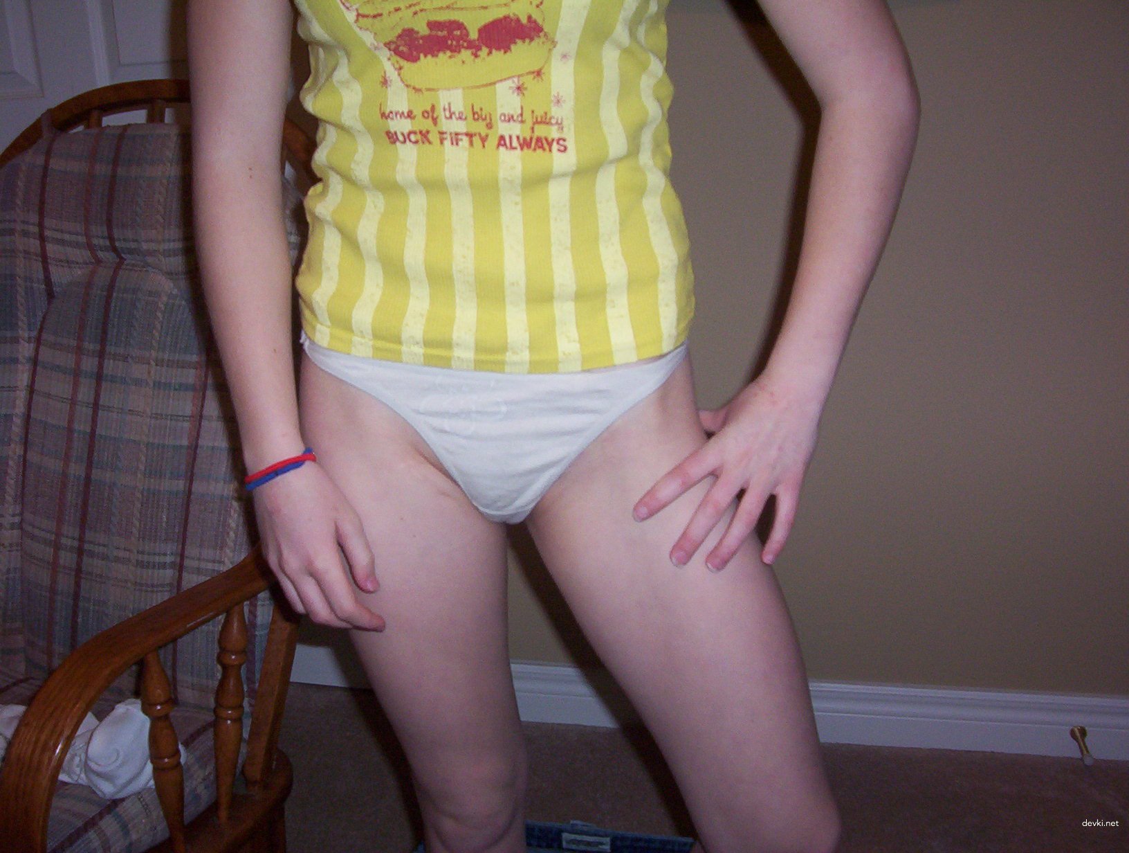 Cum on Teen Slut's Pussy: Amateur Porn Photo