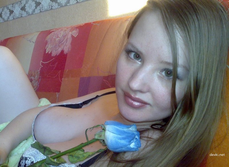 Amateur Woman Loves Her Big Boobs: Explicit Busty Photo