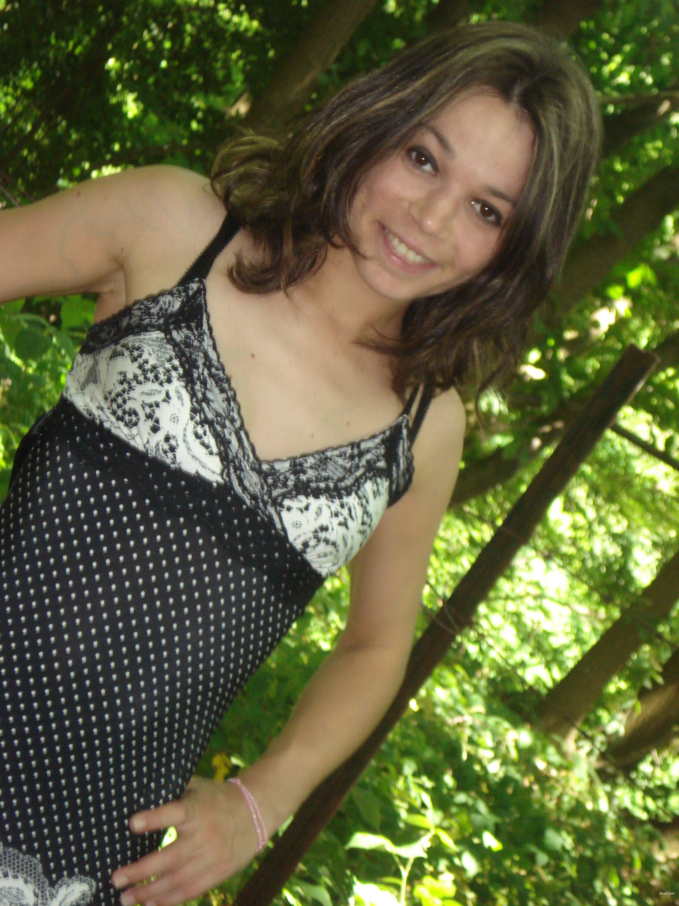 Outdoor Amateur Porn Pics: Explicit Private Photos in Nature