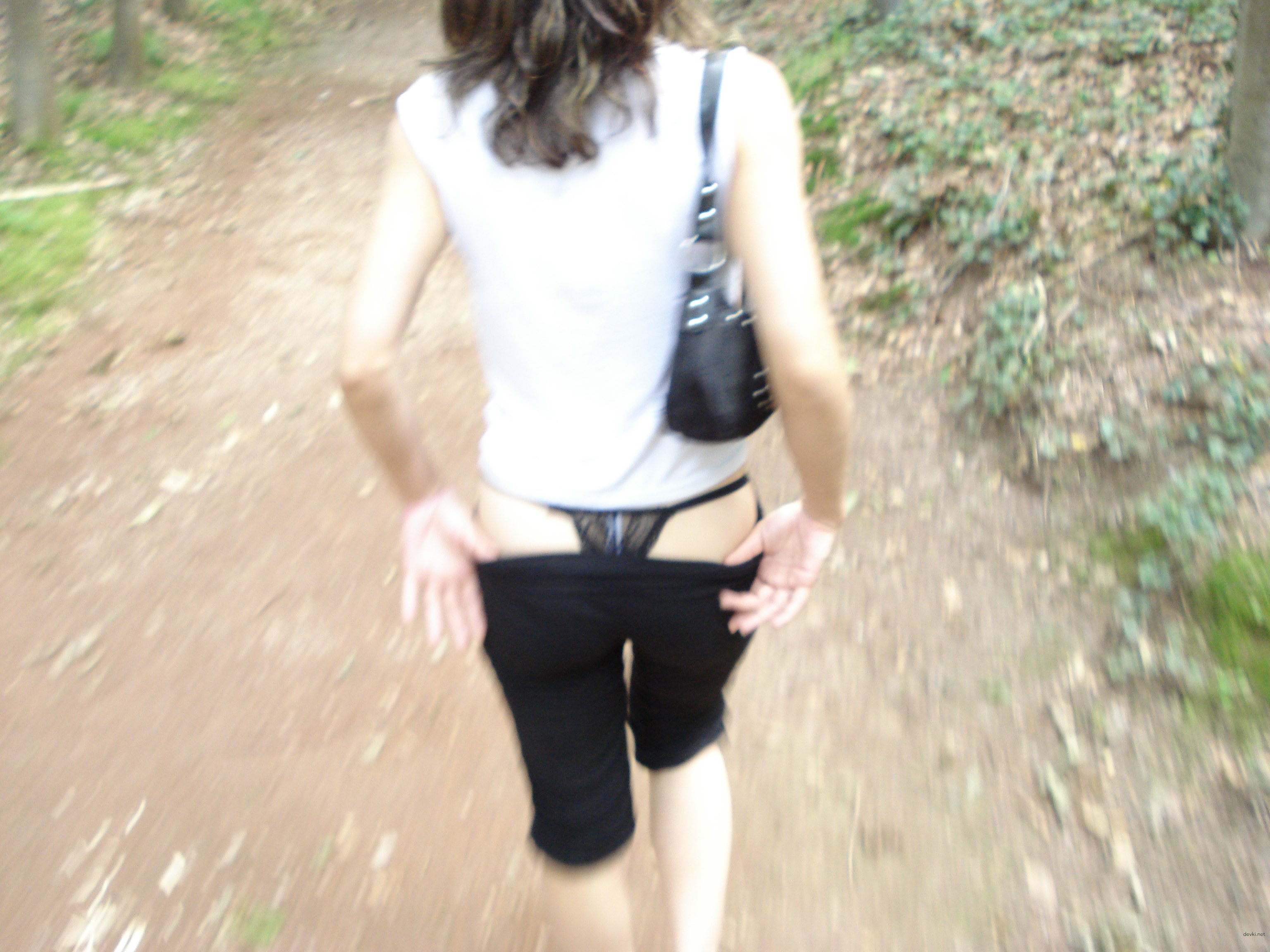 Outdoor Amateur Porn Pics: Explicit Private Photos in Nature