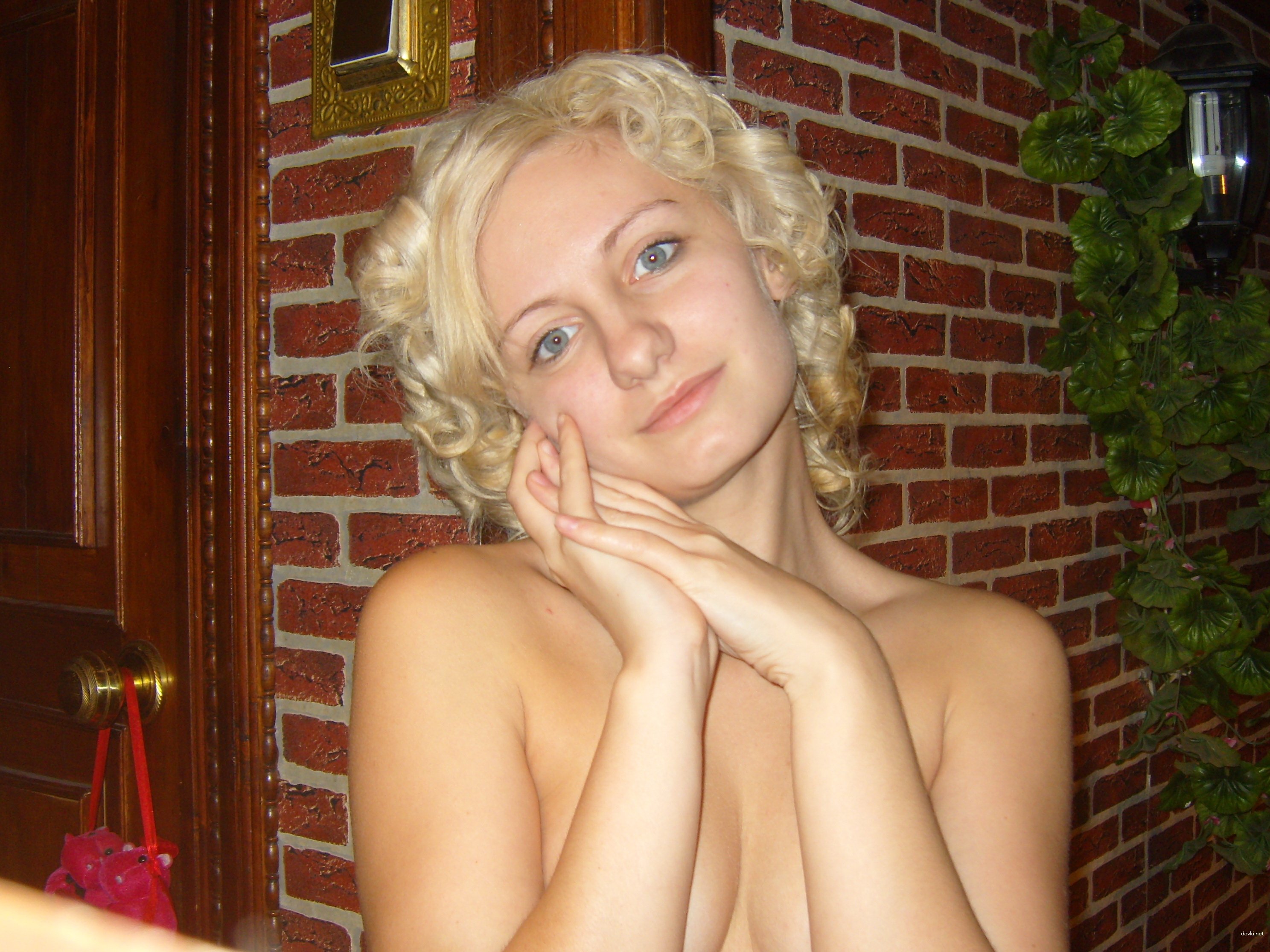 Russian Student Amateur Porn Photos - Explicit College Girl Sex