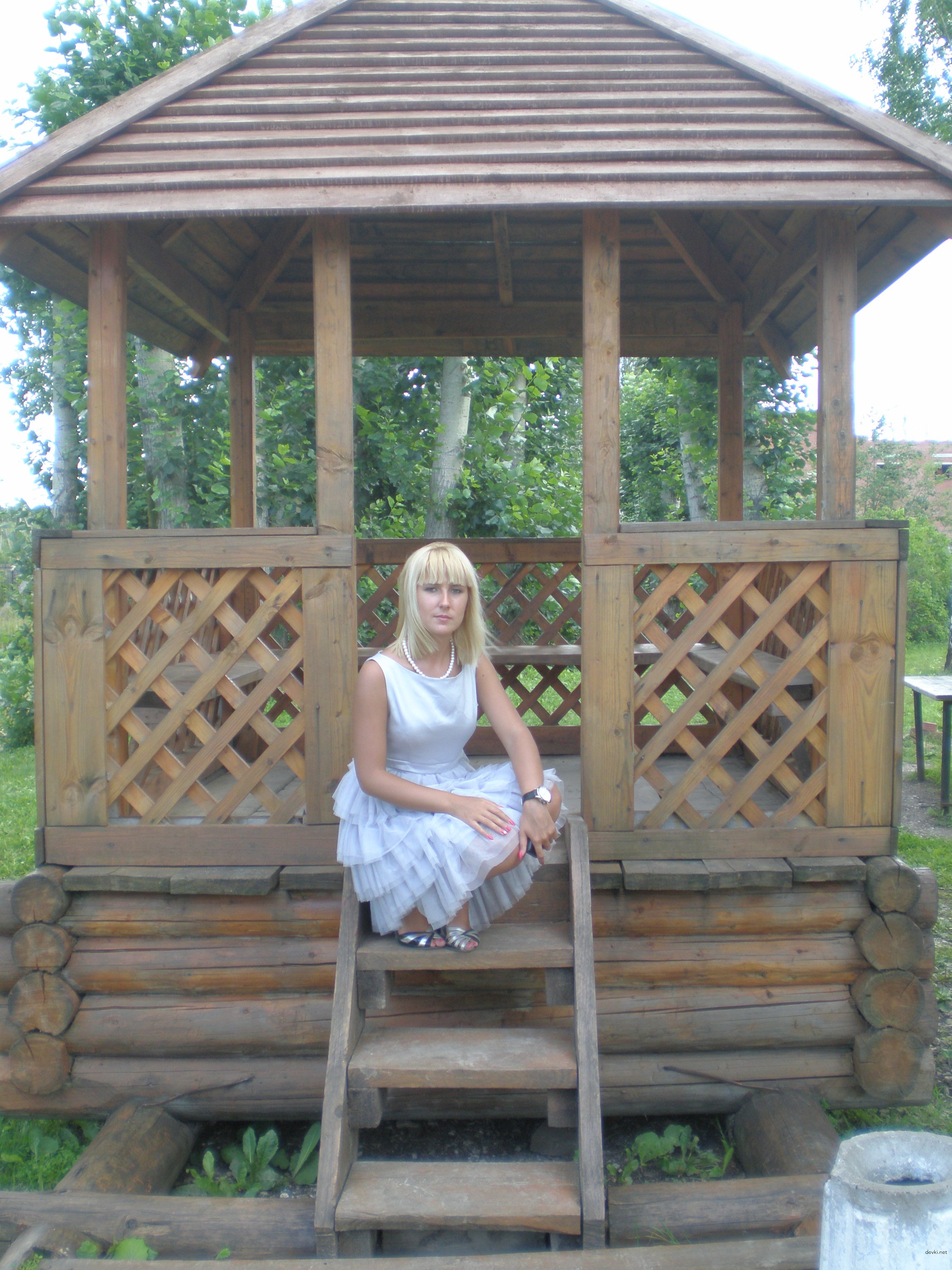 Newlywed Explores All Types of Sex in Amateur Porn Photos