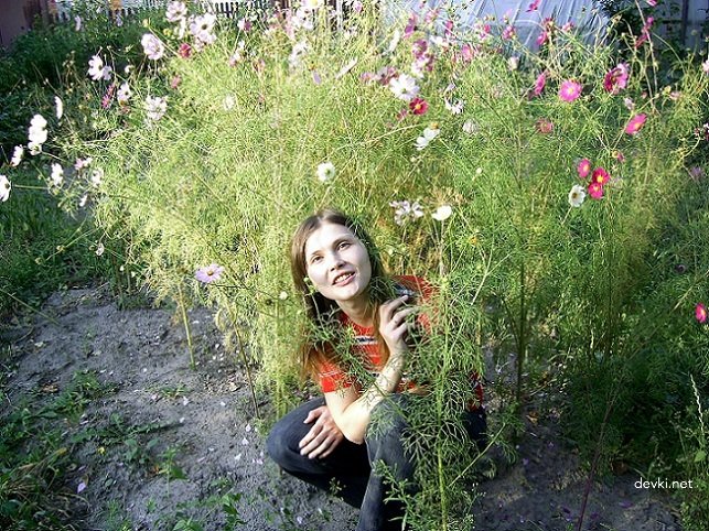 Hot Wife Masturbates Her Pussy - Amateur Porn Pics