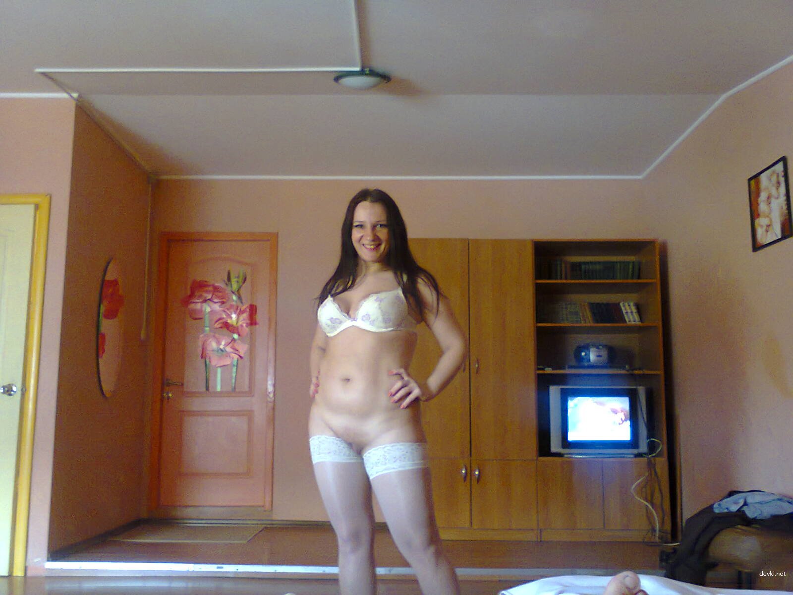 Amateur Prostitute Pleases Clients - Explicit Homemade Porn Pics