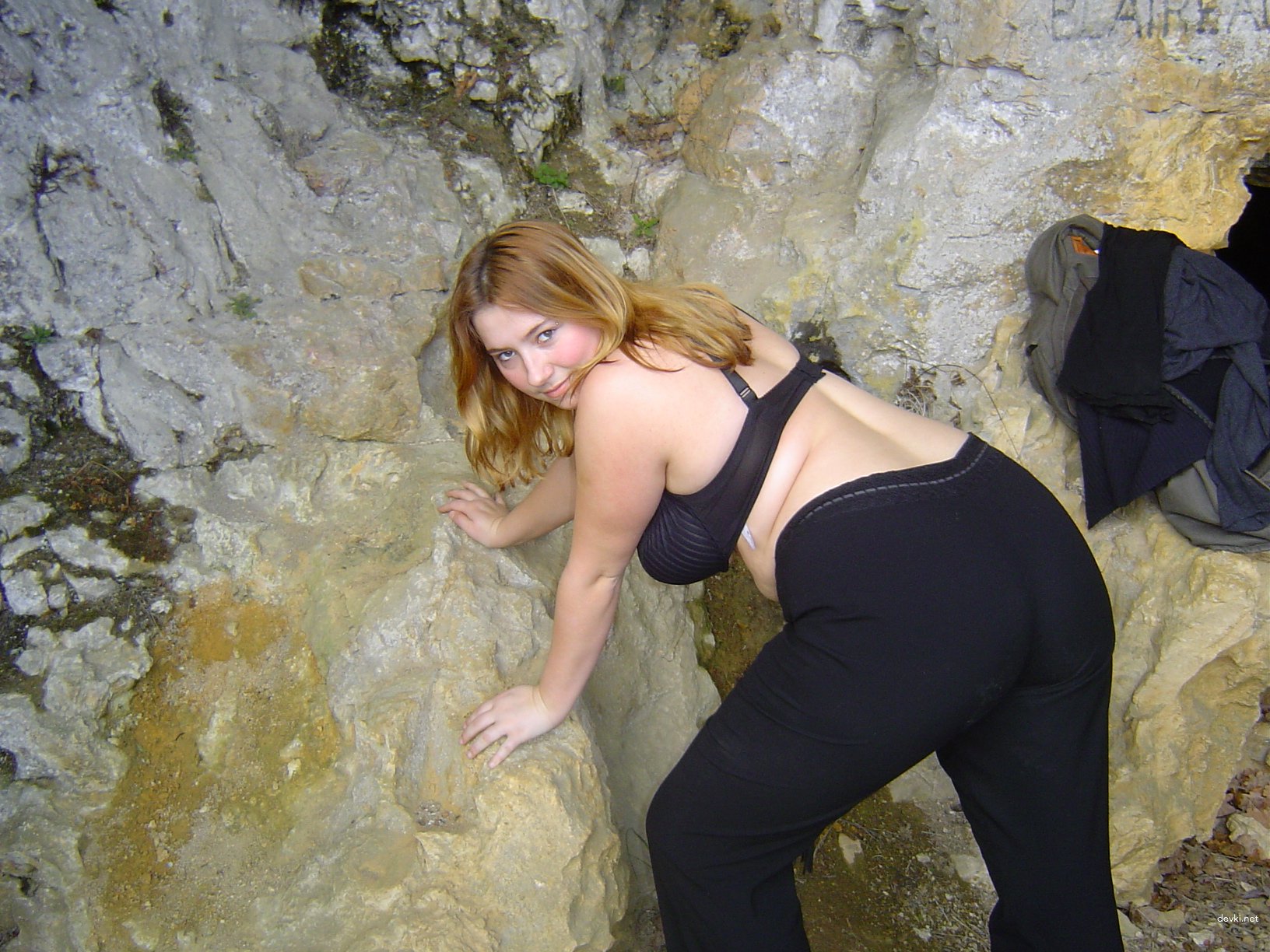 Outdoor Blowjob: Hot Amateur Girl Loves Sucking Cock in Nature