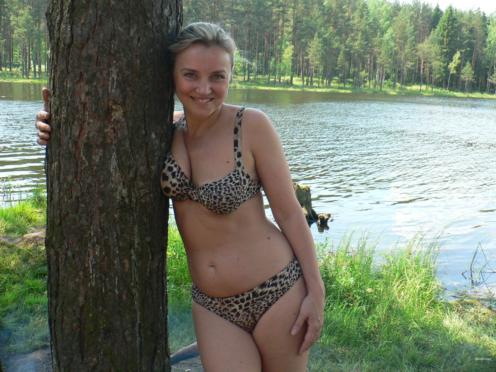Mature Woman in Her Prime: Explicit Amateur Photo Shoot